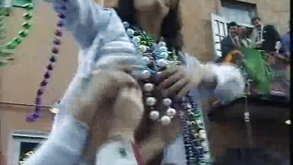 نوجوان Kasey وارنر لیتا ہے ایک گہری blowjob POV