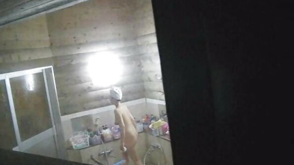 تین شرارتی sluts کے لیے بڑا سرپرائز۔